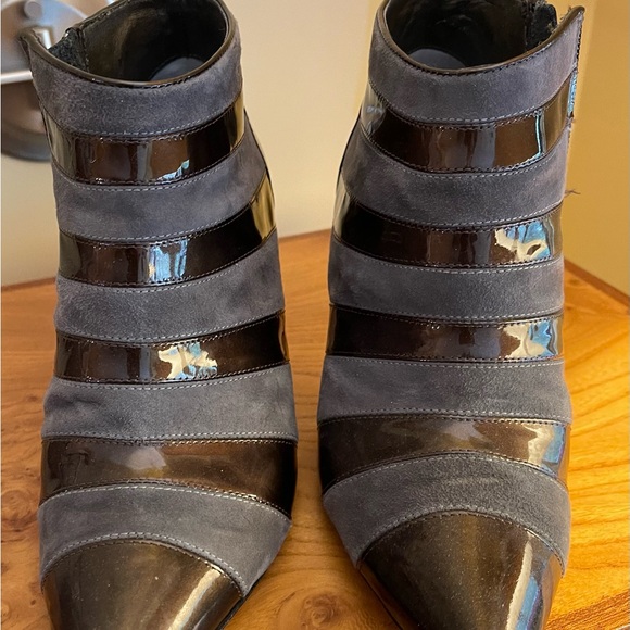 VANELi 7.5 Grey Suede Brown Patent leather ankle boots with zippers. 3” heel. - Picture 2 of 7